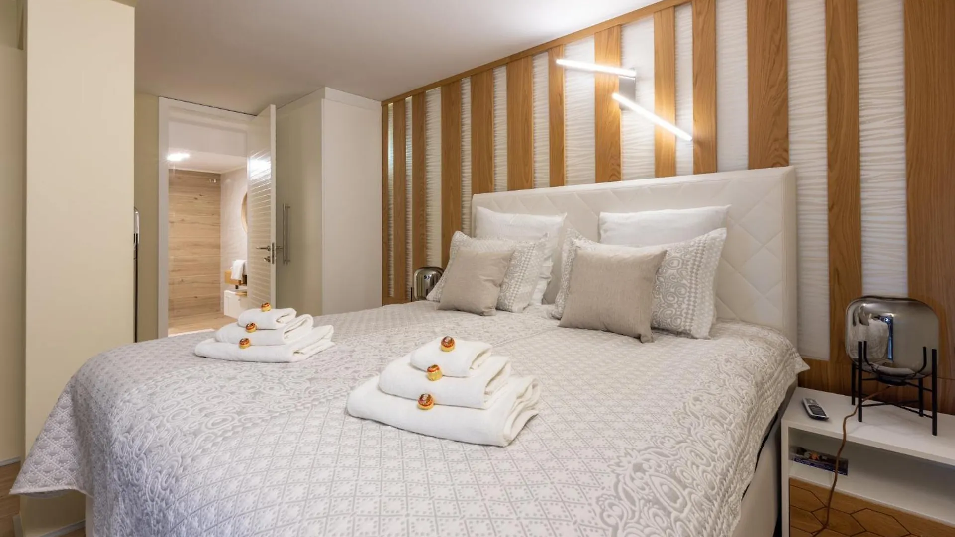 Panoramica Apartment With Whirlpool 크리크베니카