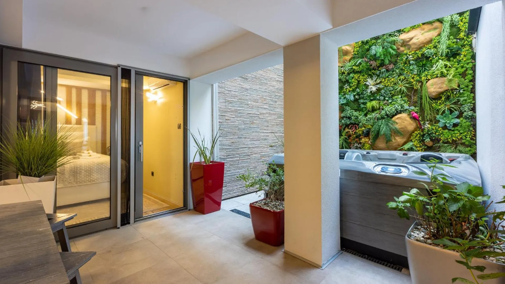 Panoramica Apartment With Whirlpool 크리크베니카