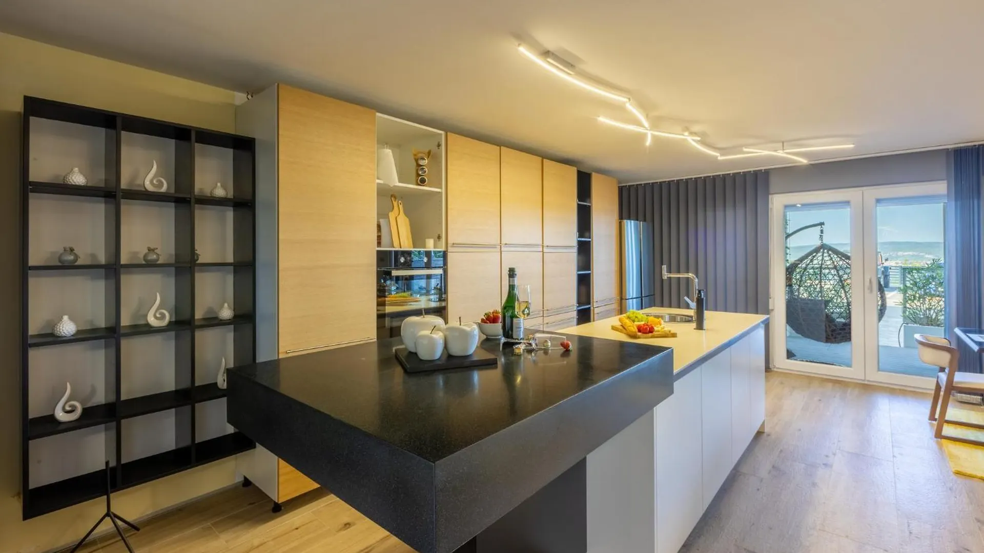 Panoramica Apartment With Whirlpool 크리크베니카