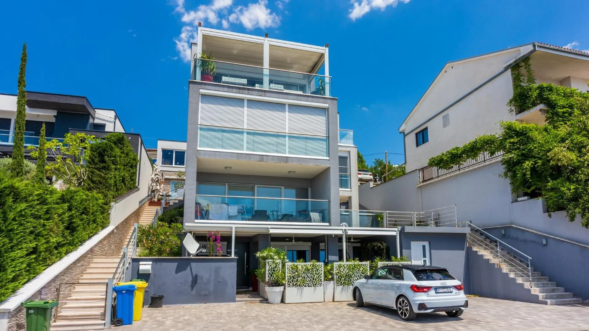 Panoramica Apartment With Whirlpool contacts