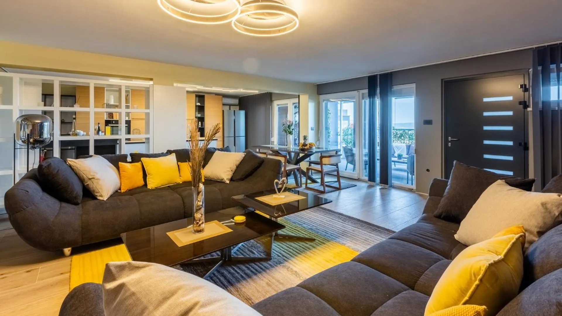 Panoramica Apartment With Whirlpool 크리크베니카